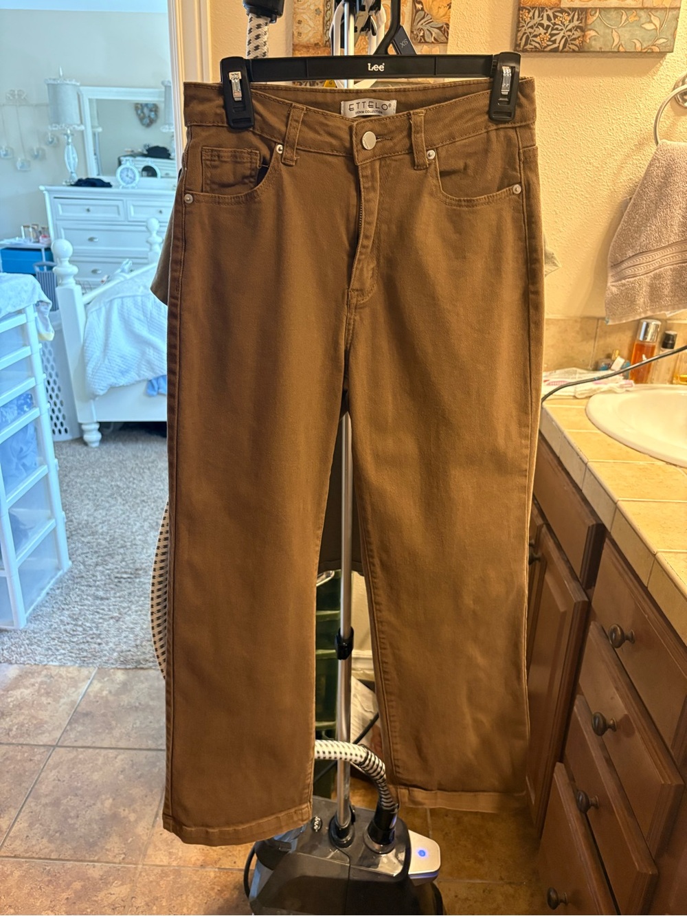 ETTELO Women’s Relaxed Fit Jeans in Brown